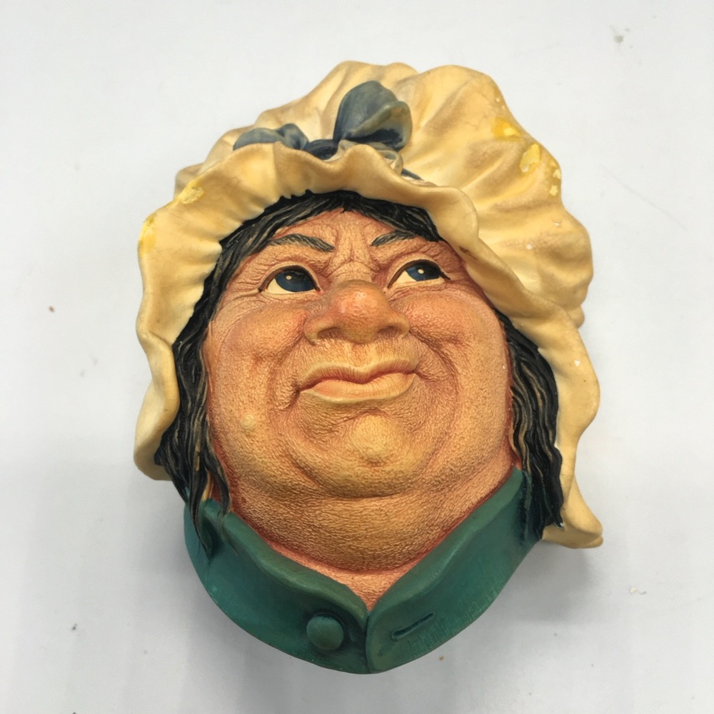 VTG 1964 Bossons, England MCM Chalk Ware Head “Sarah Gamp” Wall Hanging, 6x5”